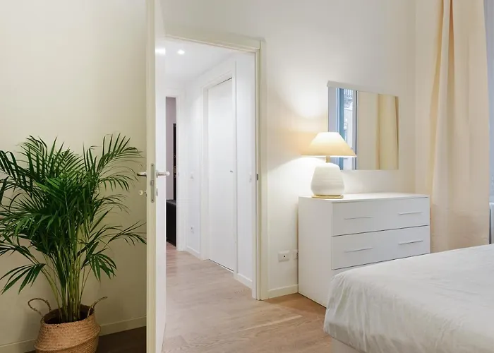 New & Cozy Apt In Porta Romana